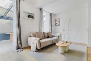 TV, stereo - Blueground | Bastille, washer, nr Opéra & park (Paris)