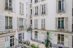 Exterior - Blueground | Ternes, elevator & w/d (Paris)