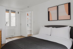 1 habitación, tabla de planchar con plancha, wifi y ropa de cama 
