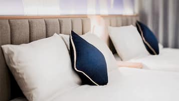 Firemannsrom – superior, 2 dobbeltsenger, ikke-røyk, balkong | Blendingsgardiner, lydisolert, strykejern/-brett og wi-fi (inkludert)