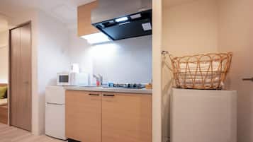 冰箱、微波炉、炉灶、厨具/餐具