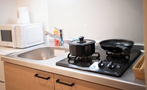 Classic Quadruple Room, Balcony | Private kitchenette - rakuyado-hanazonoekmae (Osaka)