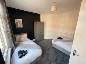 6 bedrooms, iron/ironing board, travel cot, WiFi