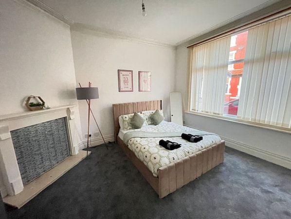 6 bedrooms, iron/ironing board, travel crib, WiFi