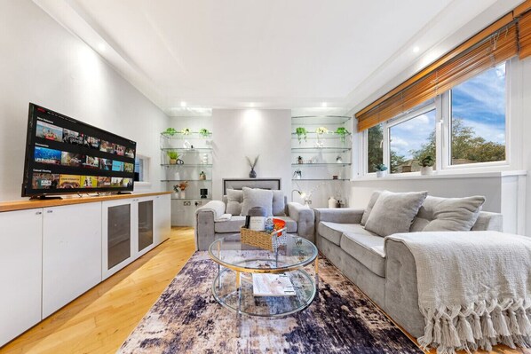 Télévision, chaîne hi-fi