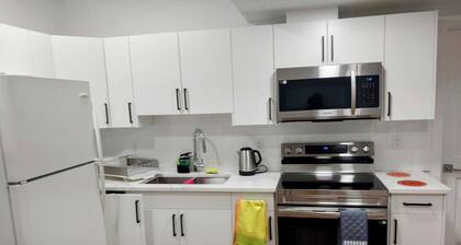 Cozy 2-bedroom Celtic Suite in Stillwater Edmonton with WiFi, AC