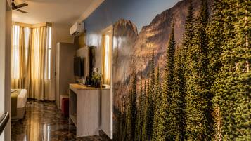 Deluxe Room | Desk, laptop workspace, soundproofing, iron/ironing board
