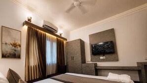 华丽客房 | 办公桌、笔记本电脑工作区、隔音、熨斗/熨衣板
