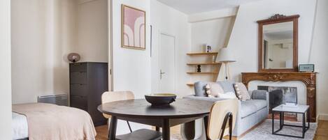 Bügeleisen/Bügelbrett, WLAN, Bettwäsche