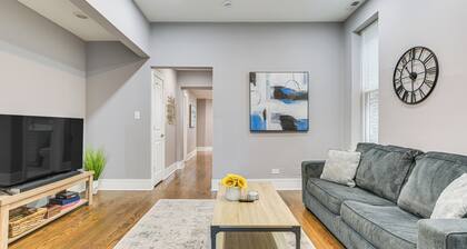 5 Mi to Dtwn: Ukrainian Village Apartment!