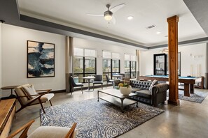 Televisión y oficina