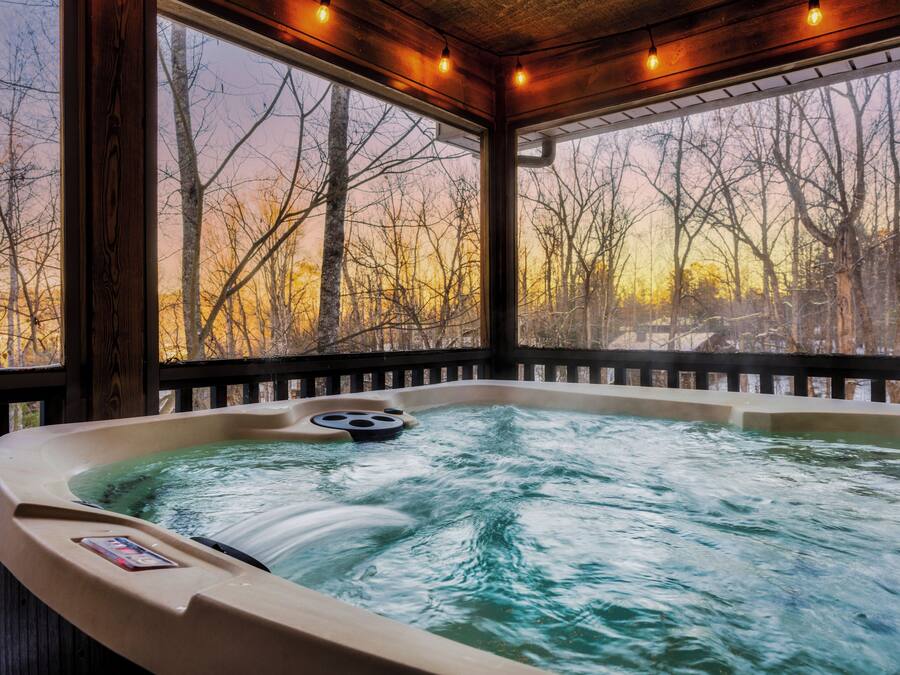 Outdoor spa tub