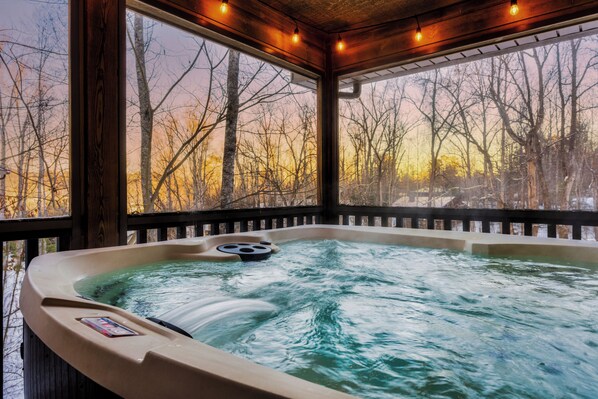 Outdoor spa tub
