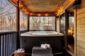 Bain à remous extérieur