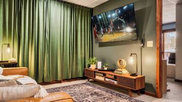 3 bedrooms, laptop workspace, blackout curtains, iron/ironing board