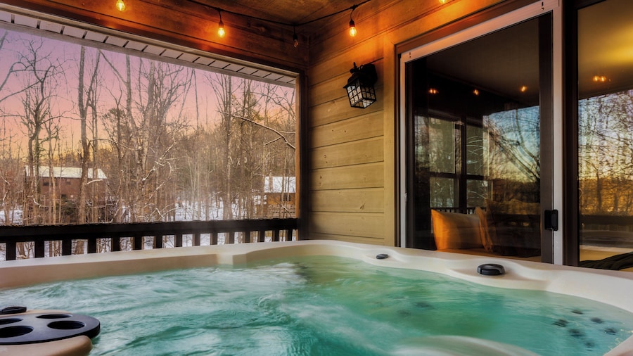 Moondance Cabin by Lightfoot Stays
