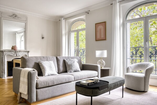 TV, stereo - Blueground | Porte Saint Cloud, concierge (Paris)