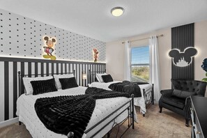 4 bedrooms, desk, iron/ironing board, travel crib - Magical Getaway in the Best Location for a Perfect Vacation (Kissimmee)