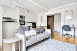 Télévision, chaîne hi-fi