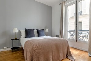 1 bedroom, iron/ironing board, WiFi, bed sheets - Blueground | Champs Elysees, nr Arc de Triomphe (Paris)