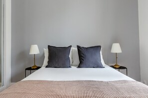 1 bedroom, iron/ironing board, WiFi, bed sheets - Blueground | Champs Elysees, nr Arc de Triomphe (Paris)
