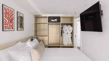 Three Bedroom Apartment | Camas con pillow-top, wifi gratis y ropa de cama