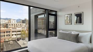 Studio | Pillow-top beds, free WiFi, bed sheets