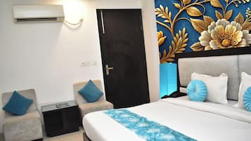 Deluxe Double Room, City View | Egyptian cotton sheets, premium bedding, Select Comfort beds, minibar