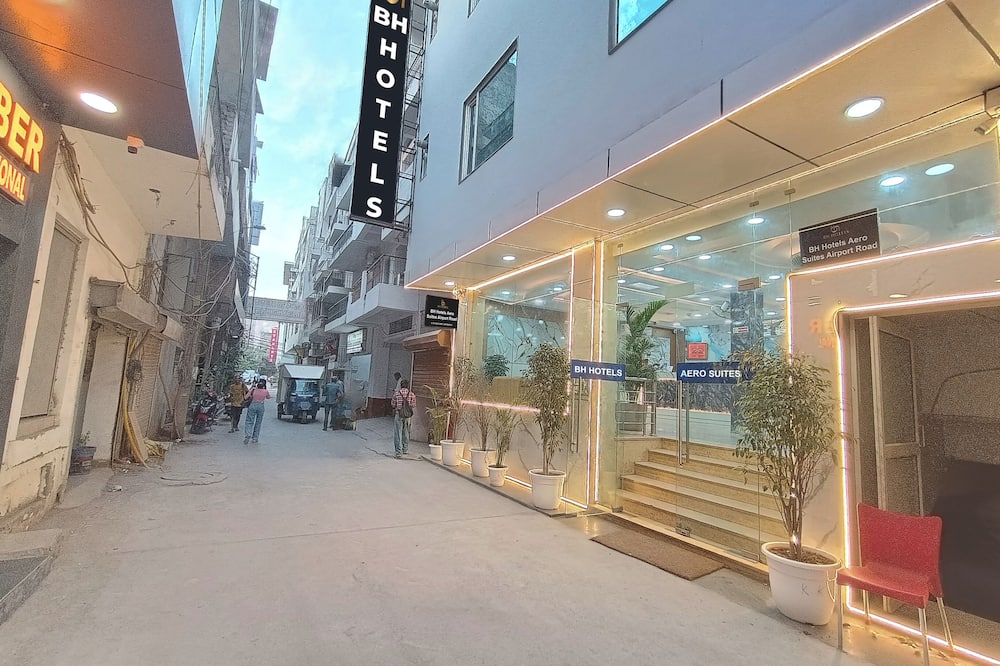 BH Hotels Aero Suites- Airport Road