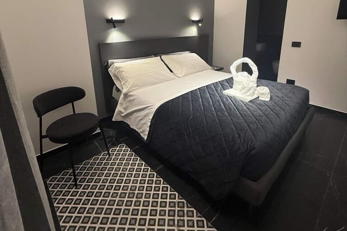 In-room safe, desk, laptop workspace, soundproofing