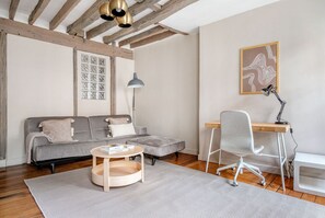 Fernseher, Stereoanlage