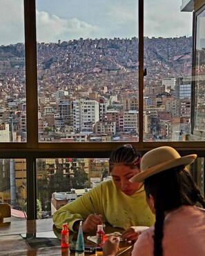 Terrace/patio - Bolivian Heights Hostel (La Paz)