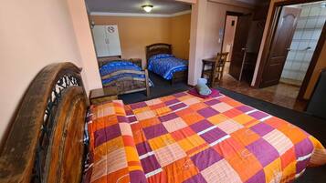 Neljän hengen huone (Baño Privado) | Ilmainen Wi-Fi, vuodevaatteet