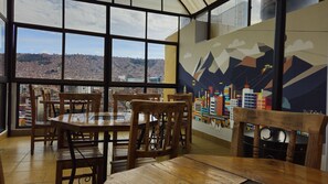 Terrace/patio - Bolivian Heights Hostel (La Paz)