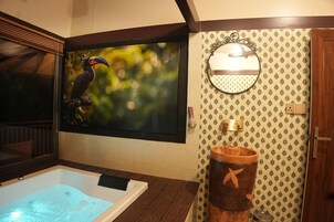 室内 SPA 浴缸