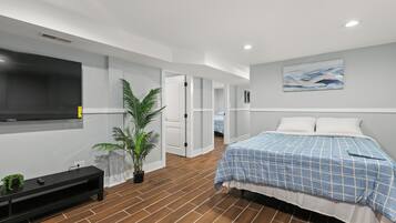 4 bedrooms, desk, iron/ironing board, travel crib