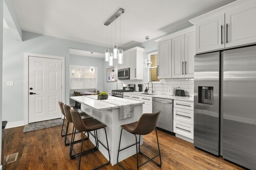 Luxury 5Bed 2Bath Apt w/Parking