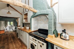 House | 3 bedrooms - Hunts Cottage - Pet Friendly - From 200 Per Night (Henley-on-Thames)