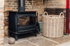 House | 3 bedrooms - Hunts Cottage - Pet Friendly - From 200 Per Night (Henley-on-Thames)