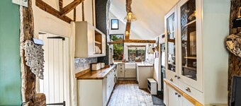 Hunts Cottage - Pet Friendly - From 200 Per Night