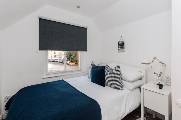 House | 2 bedrooms - Rose Cottage - Central Henley - From 140 Per Night (Henley-on-Thames)