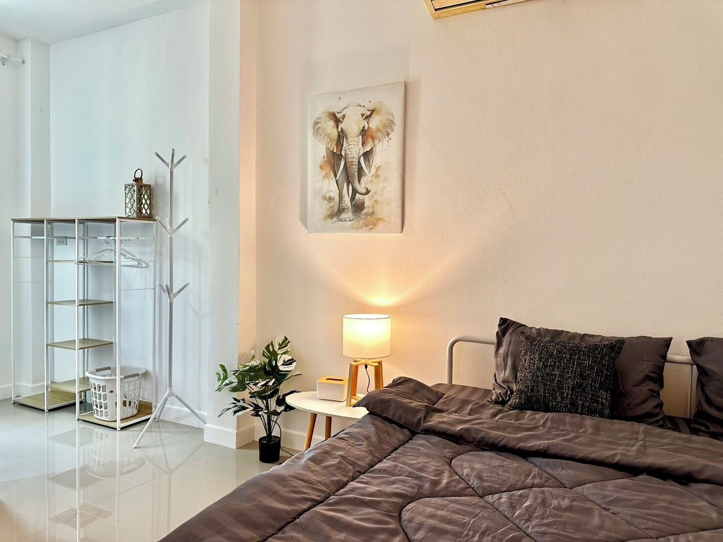 2 dormitorios, tabla de planchar con plancha, wifi y ropa de cama