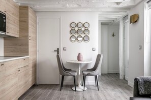 Interior - Blueground | Saint Honoré/Palais Royal, nr shops (Paris)
