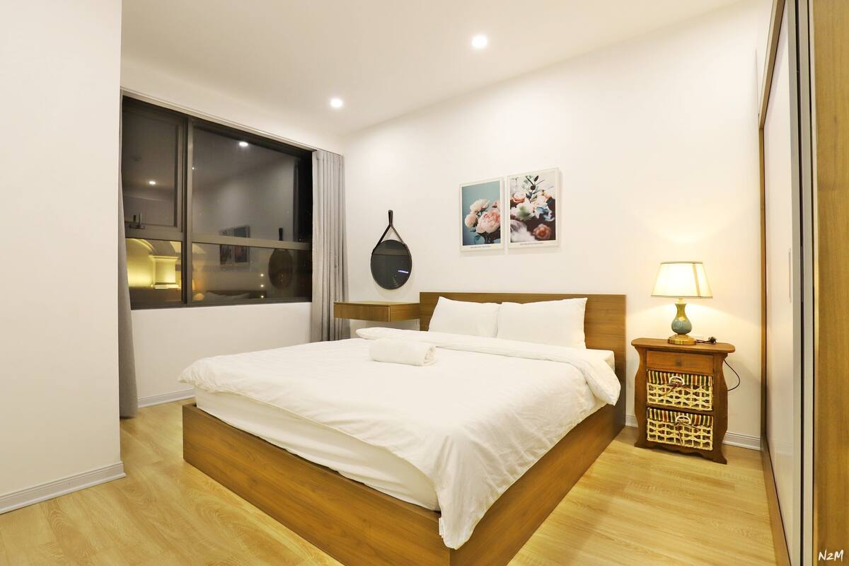 Appartamento City, 1 camera da letto, vista città | 1 camera, una scrivania, postazione laptop, Wi-Fi gratuito