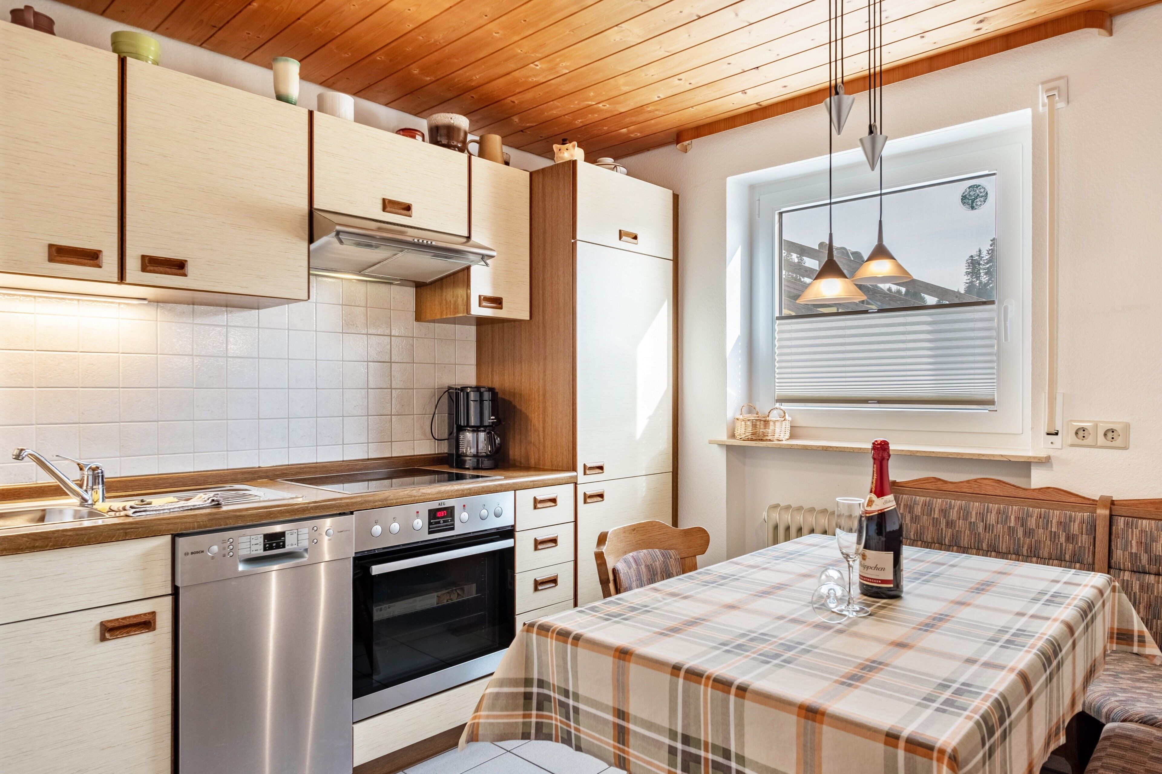 Réfrigérateur, four, plaque de cuisson, lave-vaisselle