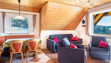 TV, bordtennis og stereoanlegg