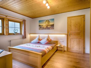 2 makuuhuonetta, silitysrauta/-lauta, ilmainen Wi-Fi, vuodevaatteet