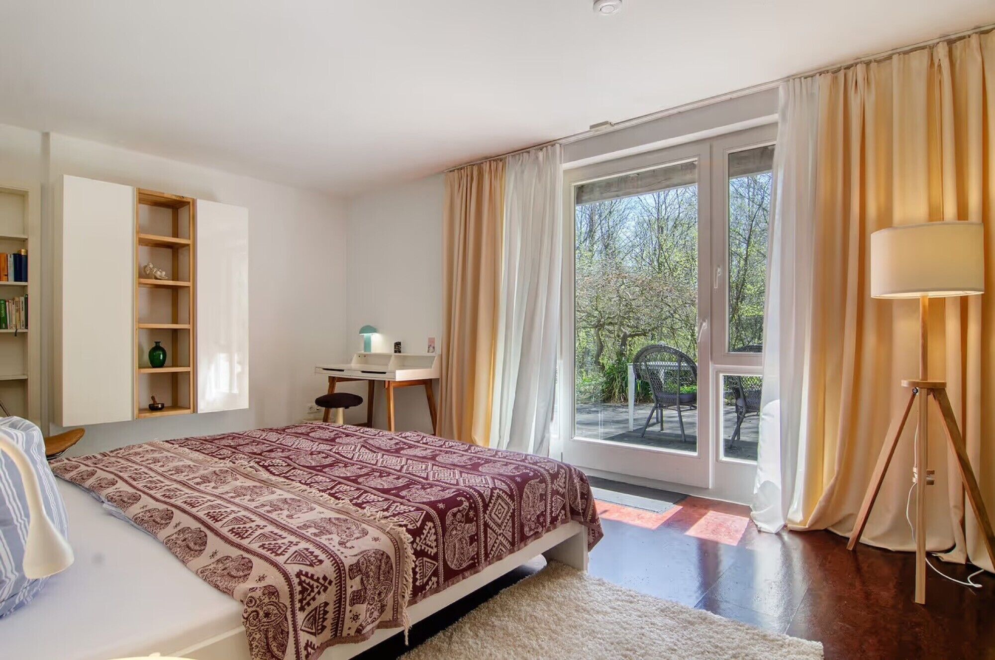 1 slaapkamer, een strijkplank/strijkijzer, gratis wifi, beddengoed