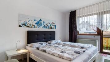 1 bedroom, free WiFi, bed sheets