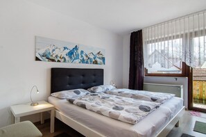 1 bedroom, free WiFi, bed sheets - Apartment 'Säntis, 50qm' with Balcony and Wi-Fi (Mühlingen)